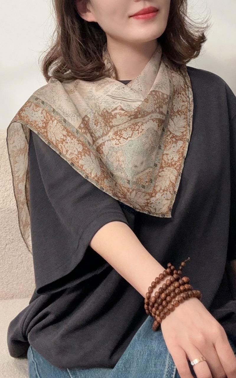 Classic Paisley Sili Gauze Silk Scarf, Summer Garden Mulberry Silk Neckerchief for Women, Elegant Decorative Bandana, 25" Square Scarf