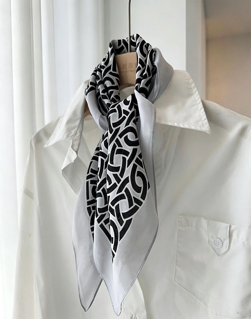 Old Money Aesthetic Mulberry Silk Scarf, Crepe de Chine Silk Square Neck Scarf for Women, Elegant Silk Kerchief, Luxury Gift, 25.5"x25.5"