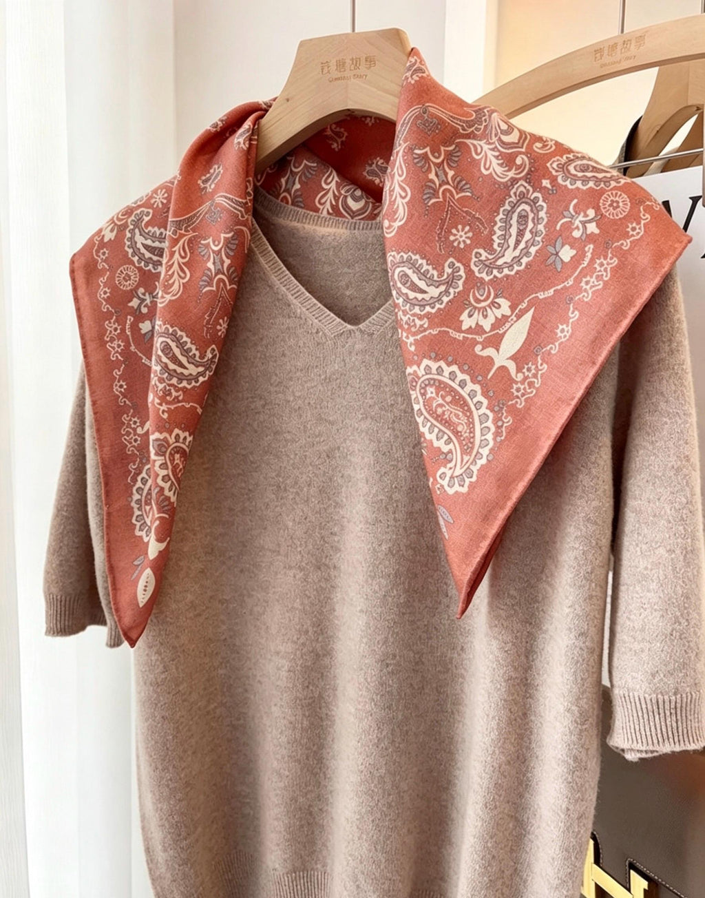100% Silk Wool Scarf 25"x25" 65x65cm, Rose Pink Paisley Square Scarf, Elegant Winter Neck Scarf for Women, Luxury Silk Wool Wrap