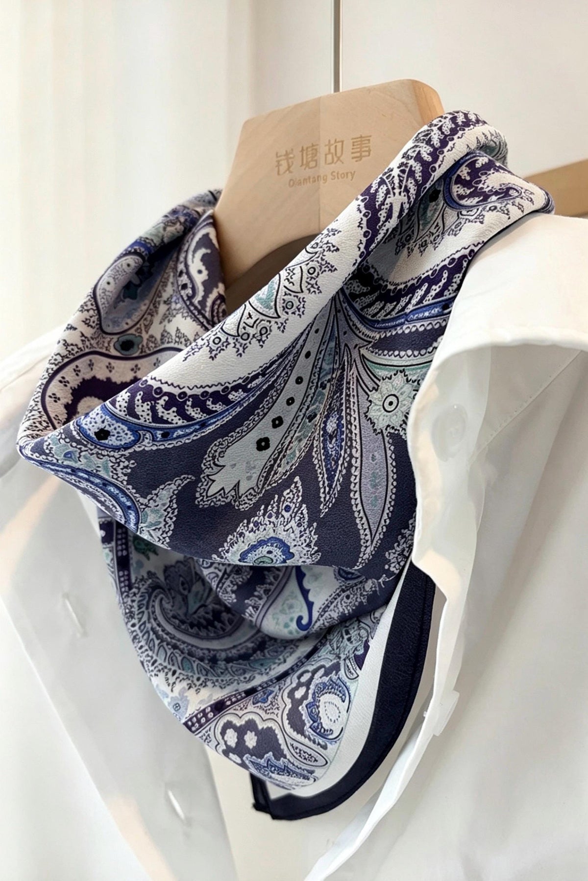 100% Mulberry Silk Scarf 26"x26" 65x65cm, Paisley Garden Silk Neckerchief, Elegant Square Scarf, Silk Hair Bandana, Luxury Gift for Her