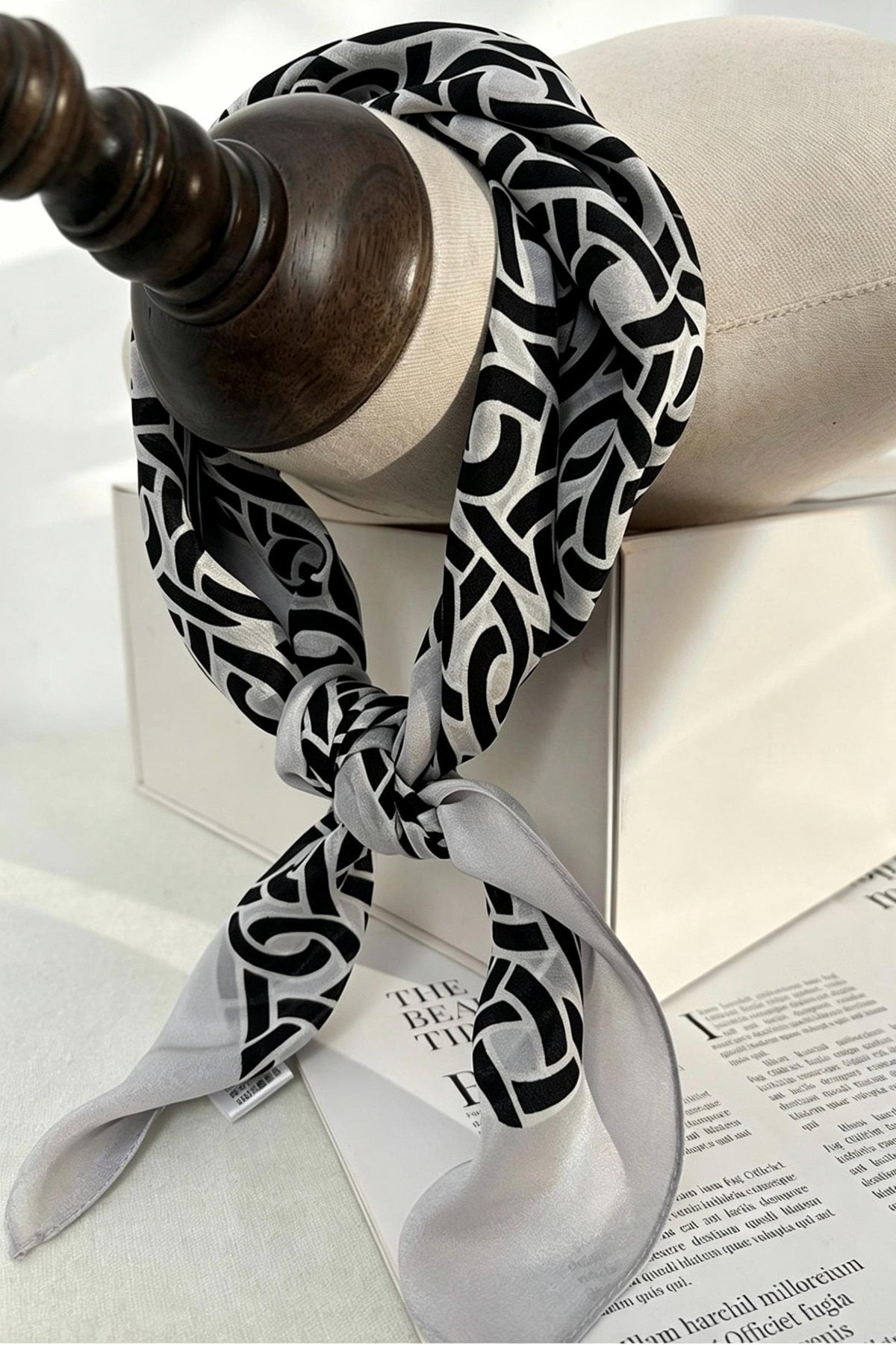 Old Money Aesthetic Mulberry Silk Scarf, Crepe de Chine Silk Square Neck Scarf for Women, Elegant Silk Kerchief, Luxury Gift, 25.5"x25.5"