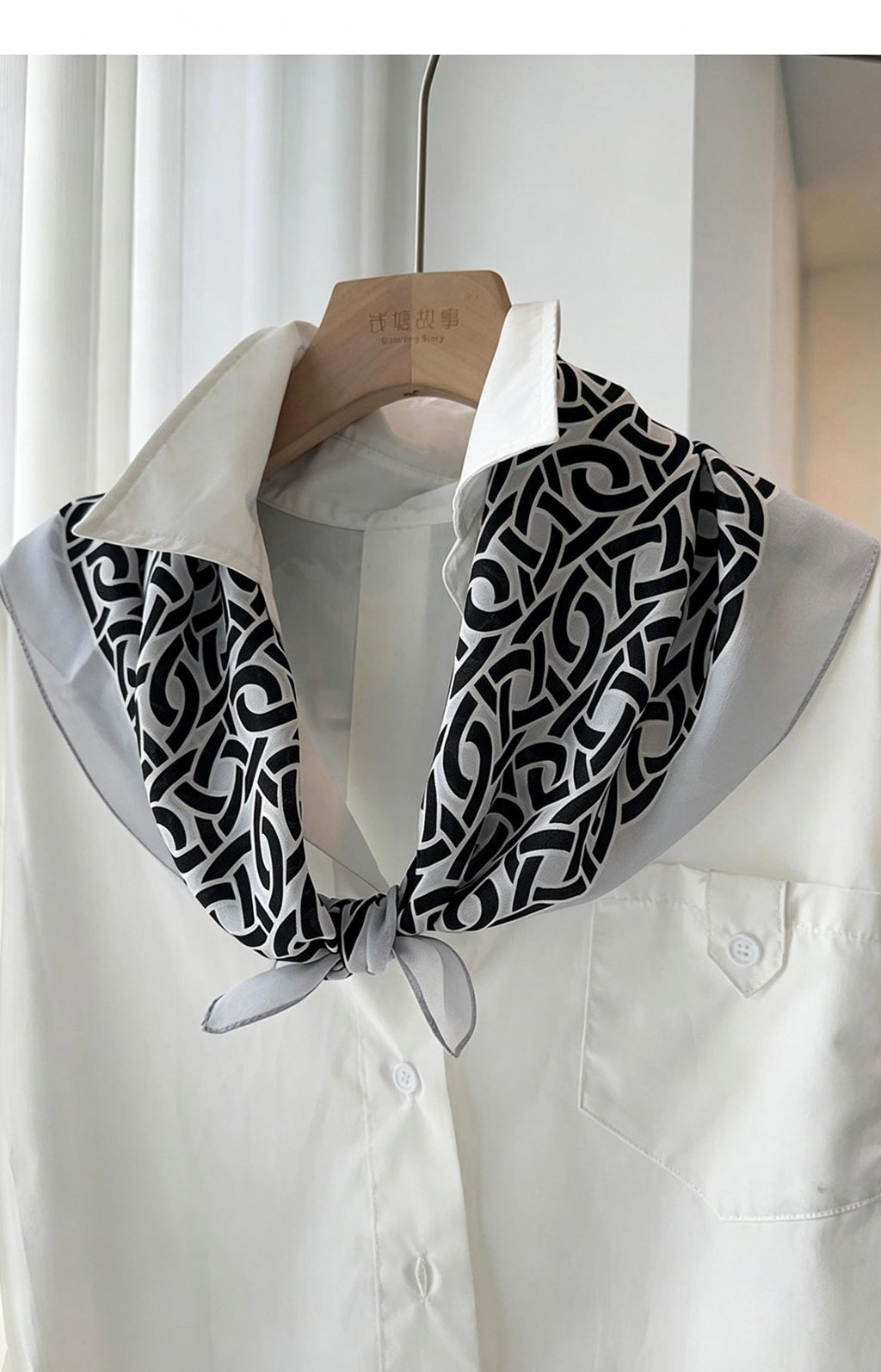 Old Money Aesthetic Mulberry Silk Scarf, Crepe de Chine Silk Square Neck Scarf for Women, Elegant Silk Kerchief, Luxury Gift, 25.5"x25.5"