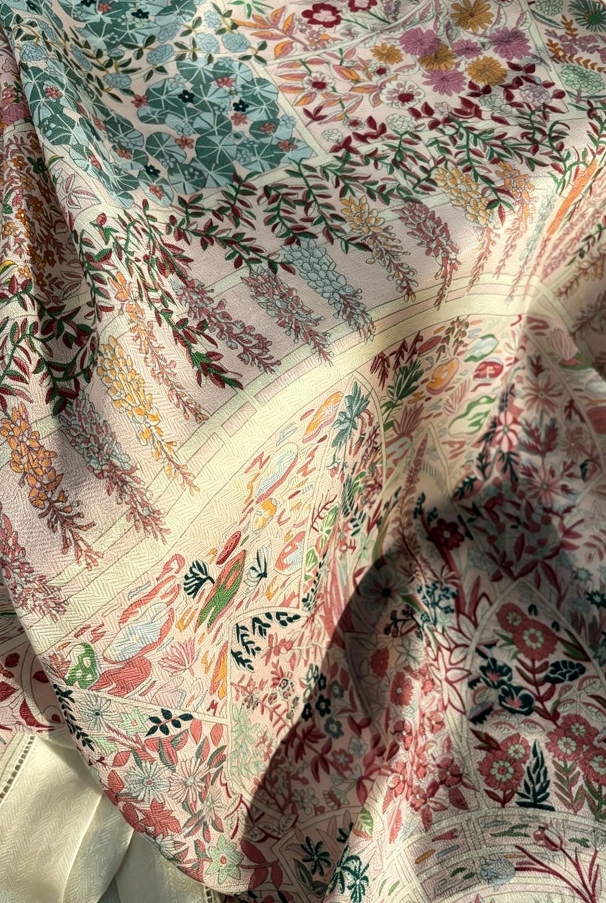 Australian Wool Scarf 35"x35" 88x88cm, Secret Garden Hollow Out Luxury Shawl, Lace Floral Large Square Wrap, Soft Spring Autumn Cape