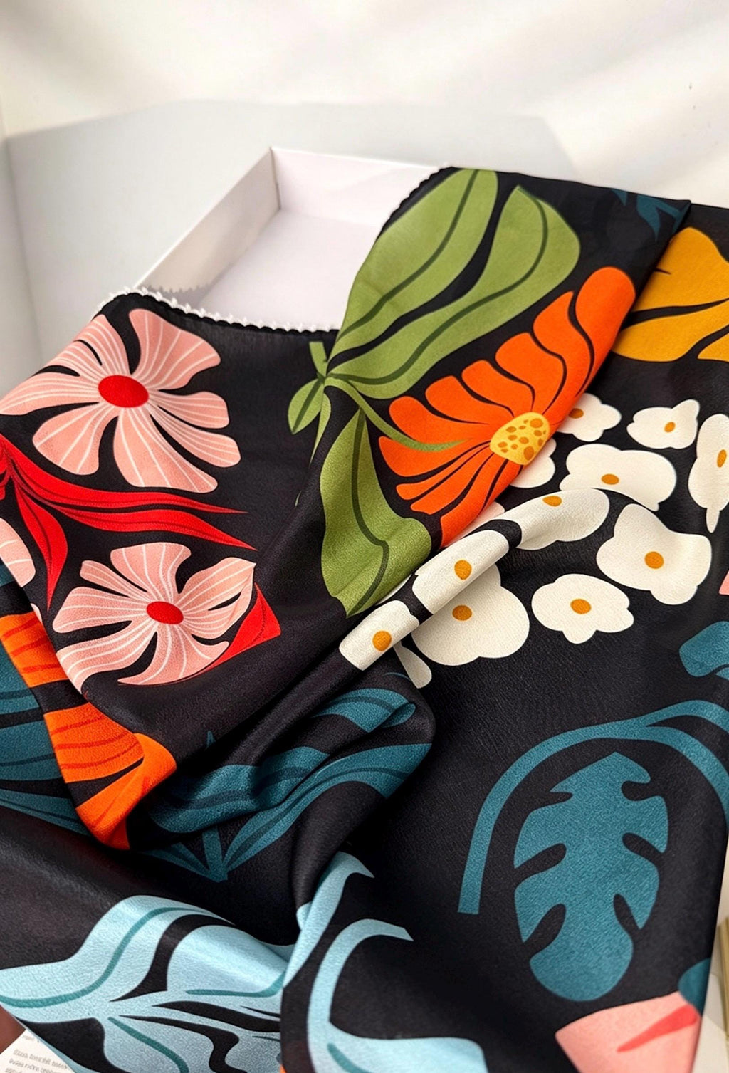 100% Mulberry Silk Scarf 26"x26" 65x65cm, Romantic Spring Color Block Square Scarf, Floral Silk Crepe de Chine Neck Scarf, Gift for Her