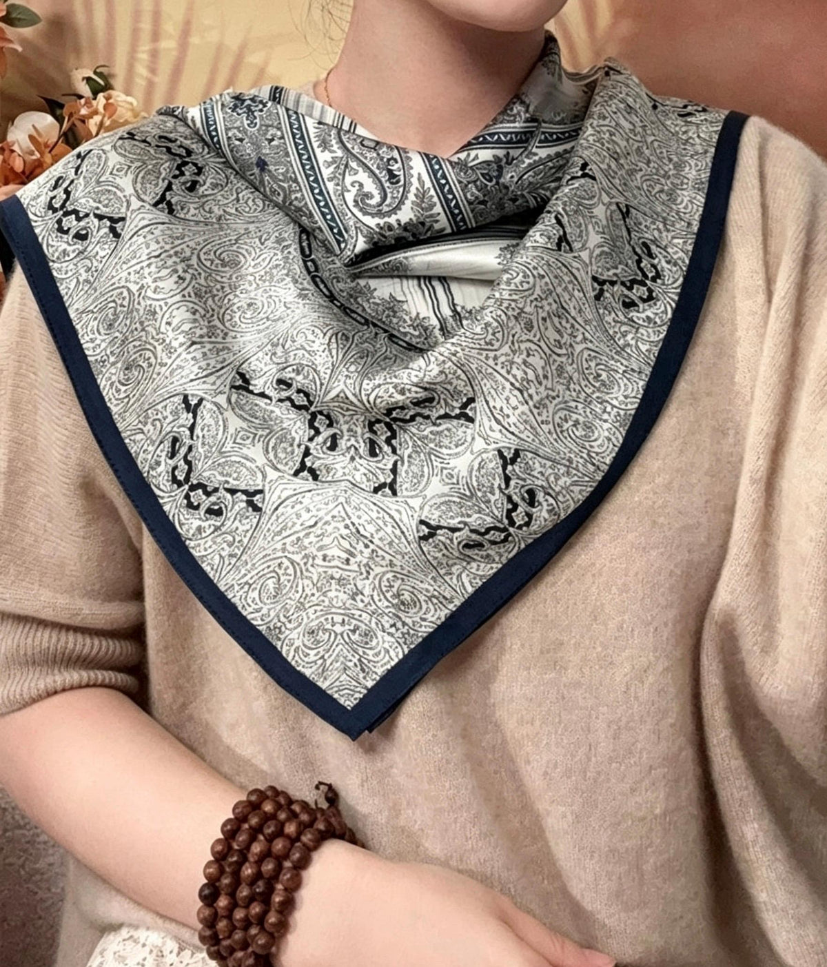 100% Mulberry Silk Scarf 25"x25" 65x65cm, Quiet Luxury Grey Silk Bandana, Elegant Old Money Neck Scarf, Sophisticated Intellectual Gift