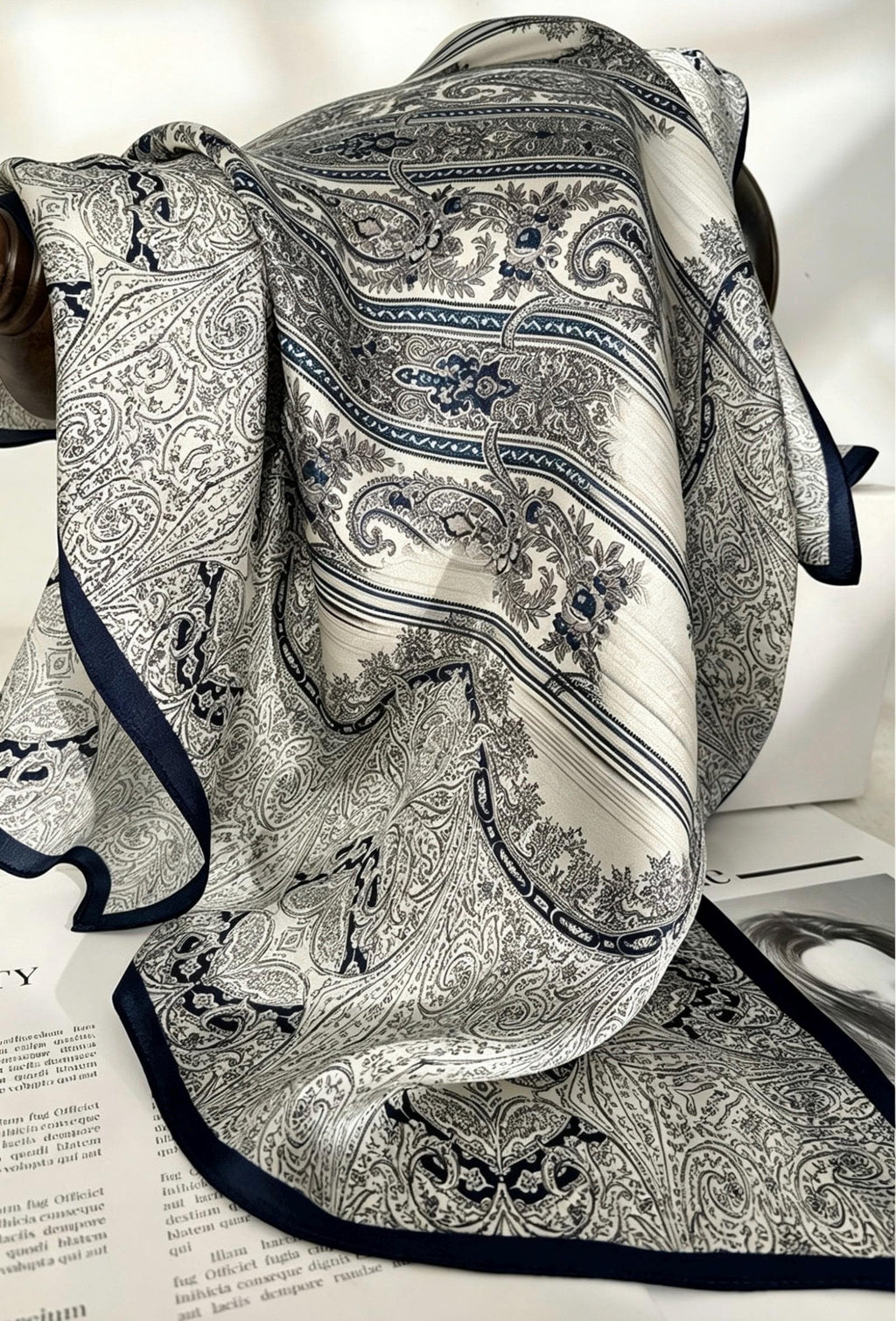 100% Mulberry Silk Scarf 25"x25" 65x65cm, Quiet Luxury Grey Silk Bandana, Elegant Old Money Neck Scarf, Sophisticated Intellectual Gift