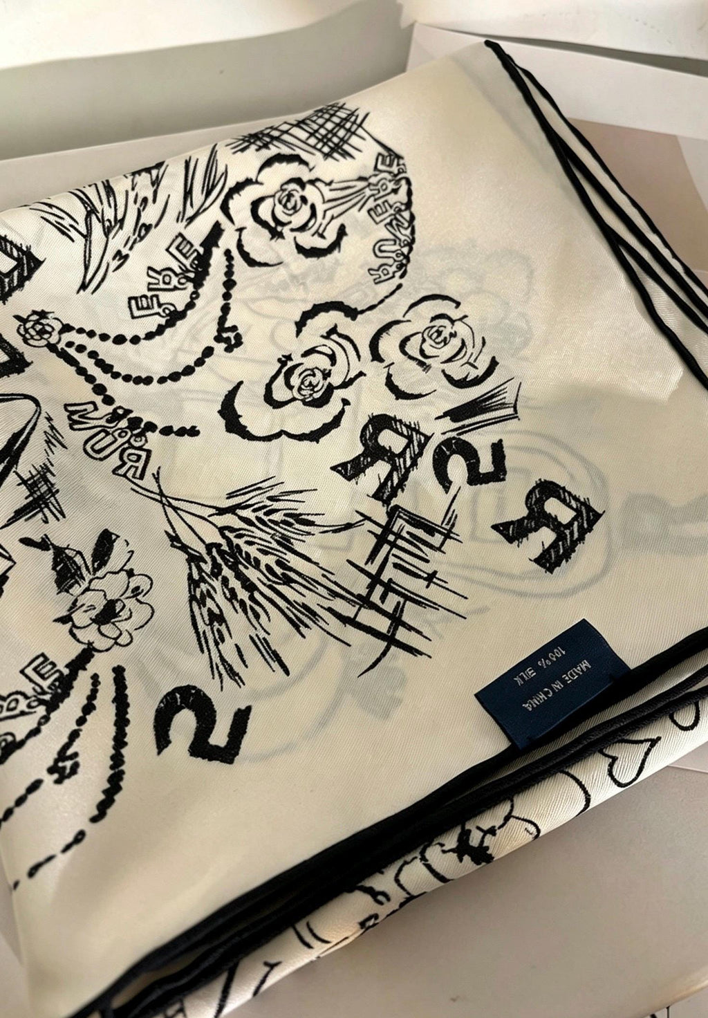 100% Mulberry Silk Scarf 35"x35" 88x88cm, Elegant Cream White Twill Square Headscarf, Quiet Luxury Chic Shawl Anniversary Gift for Her