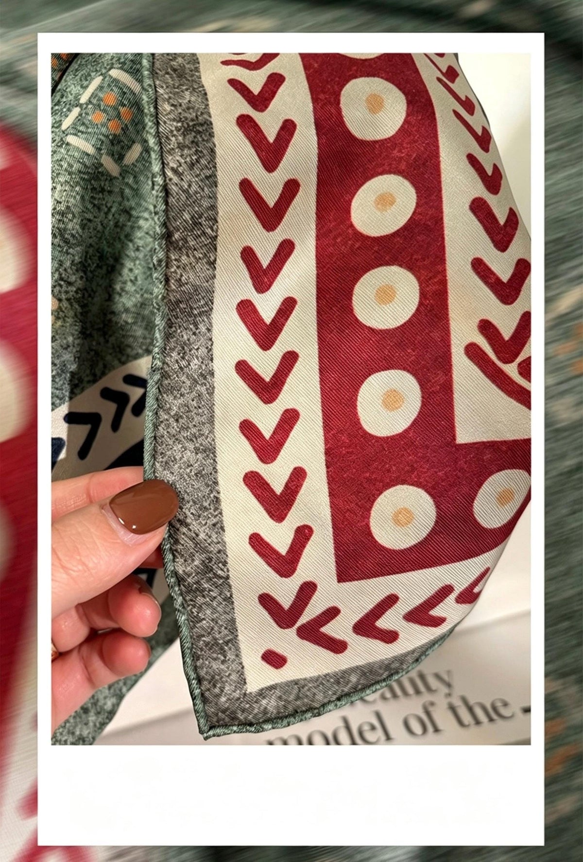 100% Mulberry Silk Scarf 27"x27" 68x68cm, Elegant Retro Twill Silk Shawl for Women, Vintage Spring Autumn Double Sided Head Scarf Gift