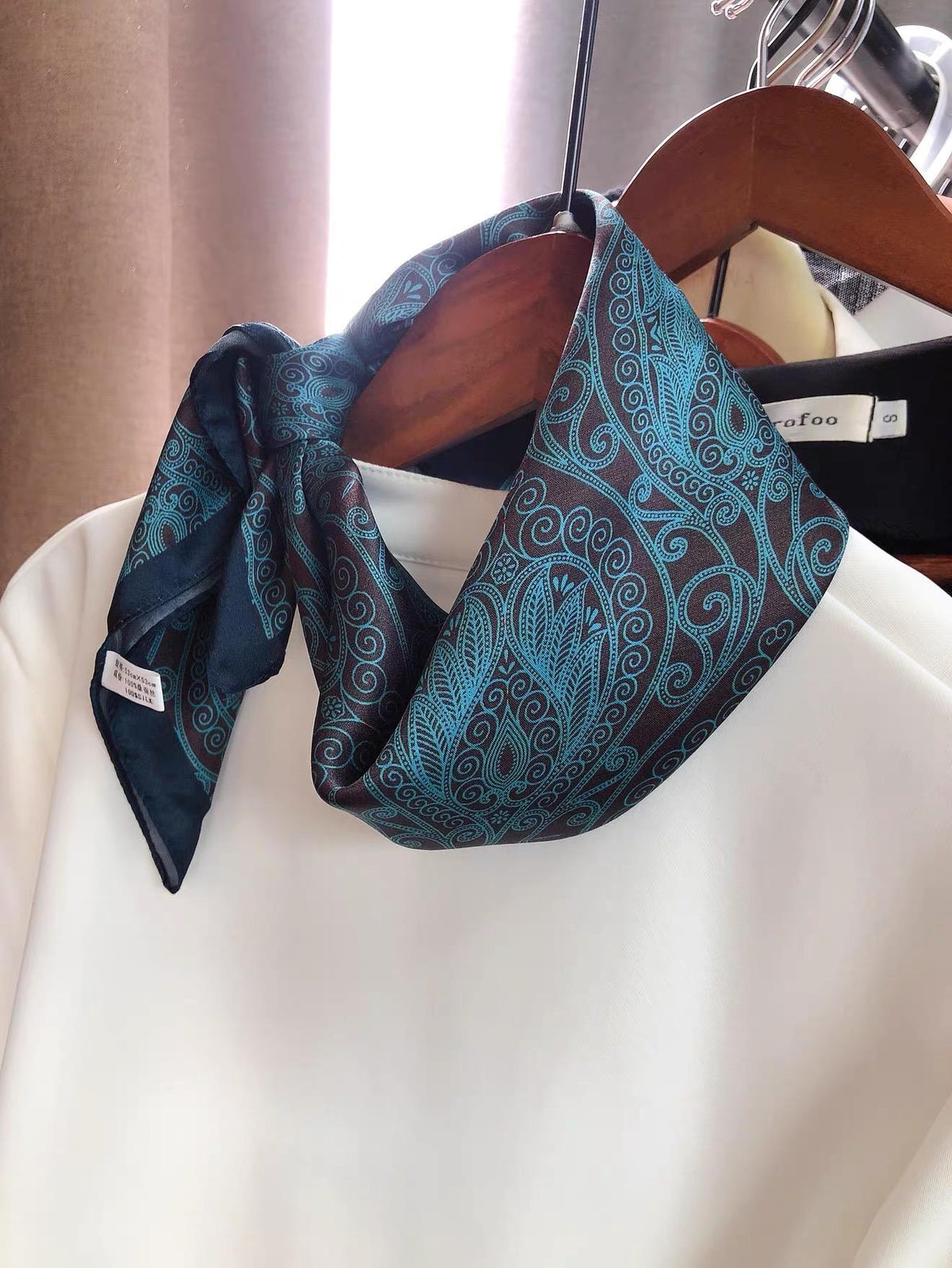 100% Mulberry Silk Scarf 21"x21" 53x53cm, Vintage Silk Neckerchief, Elegant Floral Square Scarf for Women, Retro Hair Bandana, Gift for Her