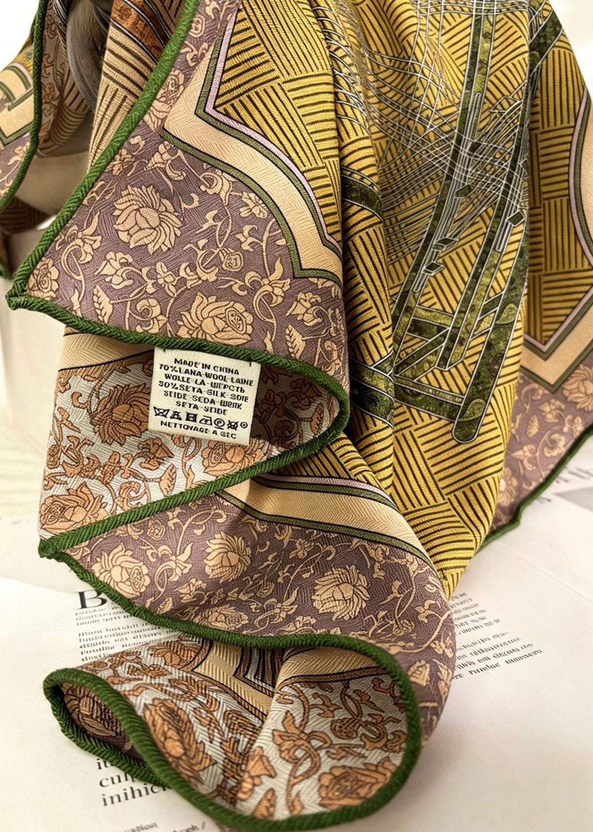 100% Mulberry Silk 27"x27" 68x68cm, Vintage Emerald Green Luxury Silk Square Bandana, Elegant Spring Shawl Neck Warmer
