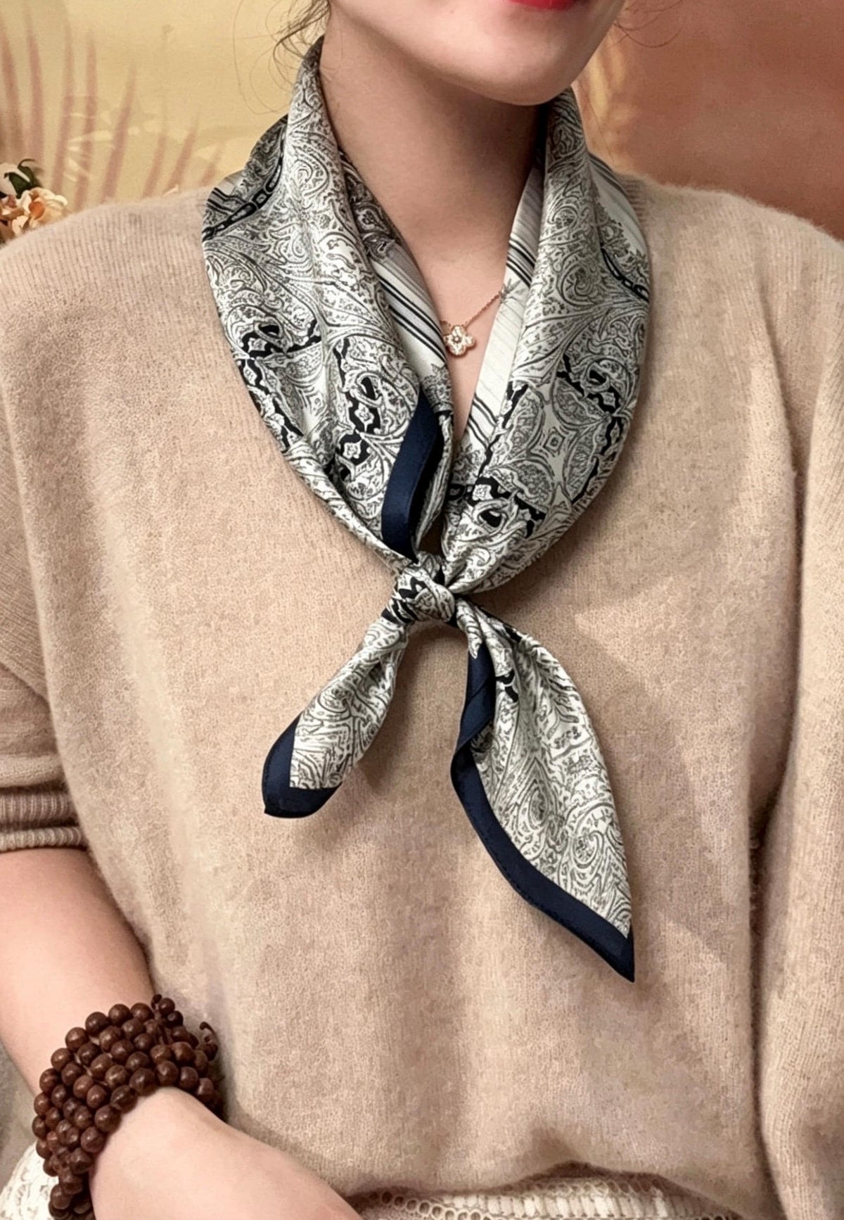 100% Mulberry Silk Scarf 25"x25" 65x65cm, Quiet Luxury Grey Silk Bandana, Elegant Old Money Neck Scarf, Sophisticated Intellectual Gift