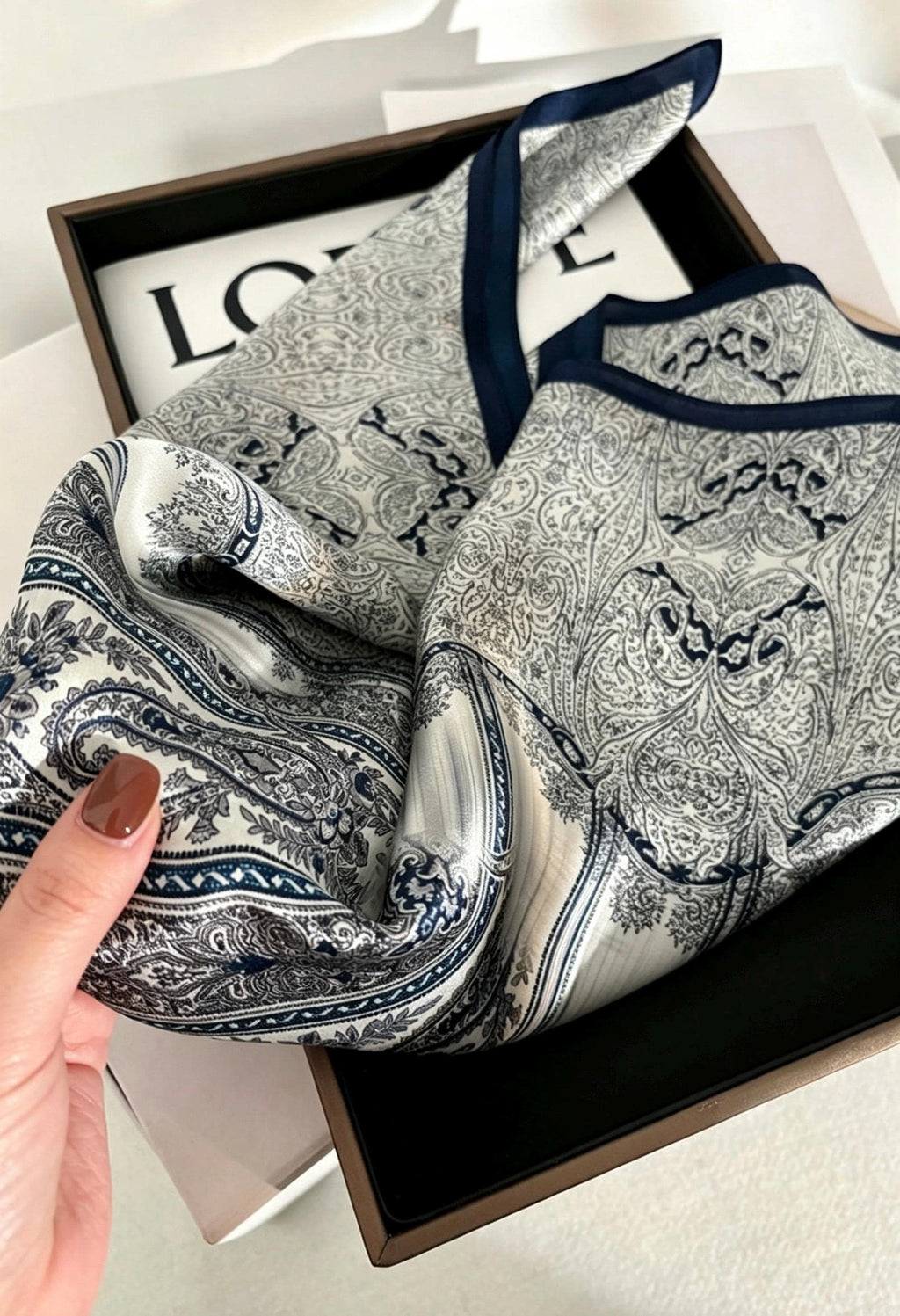 100% Mulberry Silk Scarf 25"x25" 65x65cm, Quiet Luxury Grey Silk Bandana, Elegant Old Money Neck Scarf, Sophisticated Intellectual Gift