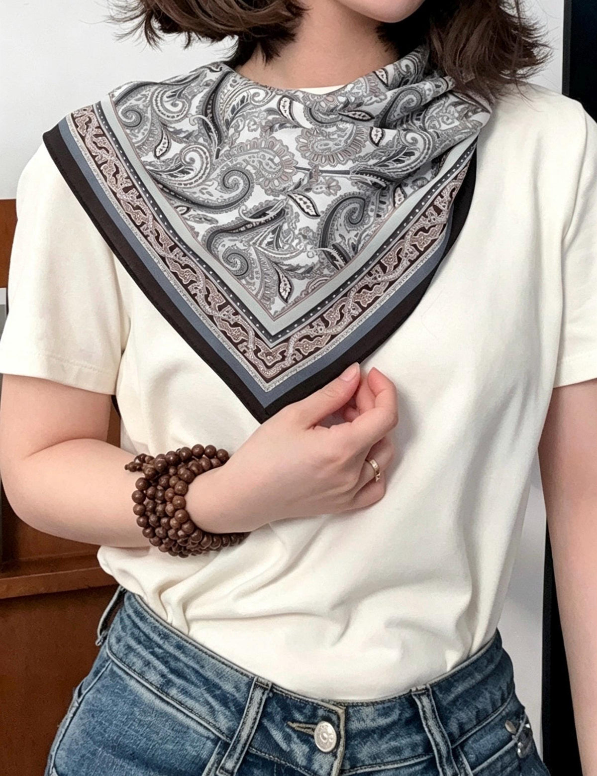100% Mulberry Silk Scarf 26x26" 65x65CM, Vintage All-Match Silk Crepe de Chine Square Scarf, All-Season Retro Silk Neck Neckerchief