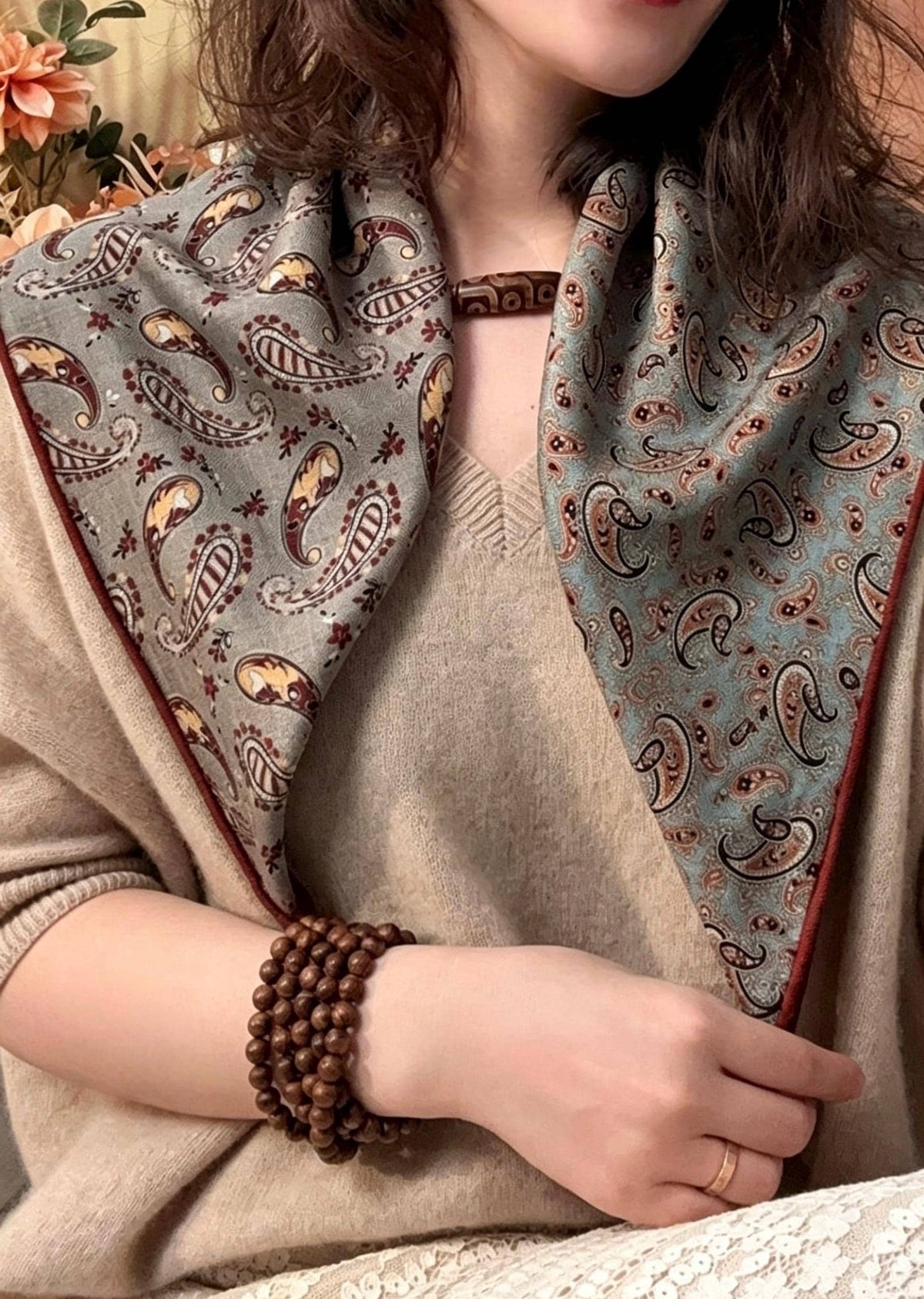 100% Mulberry Silk Blend Scarf 27"x27" 68x68cm, Luxury Silk Wool Square Shawl, Double Sided Reversible Wrap, Elegant Autumn Spring Scarf