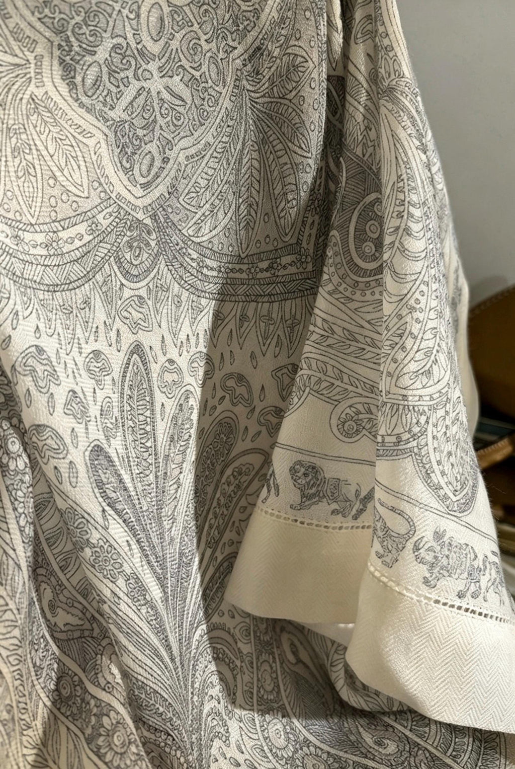100% Australian Wool Scarf 35"x35" 88x88cm, Luxury Hollow Out Wool Shawl, Elegant Floral Garden Square Scarf, Winter Warm Wrap Gift for Her