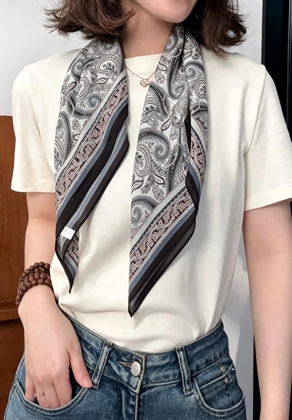 100% Mulberry Silk Scarf 26x26" 65x65CM, Vintage All-Match Silk Crepe de Chine Square Scarf, All-Season Retro Silk Neck Neckerchief