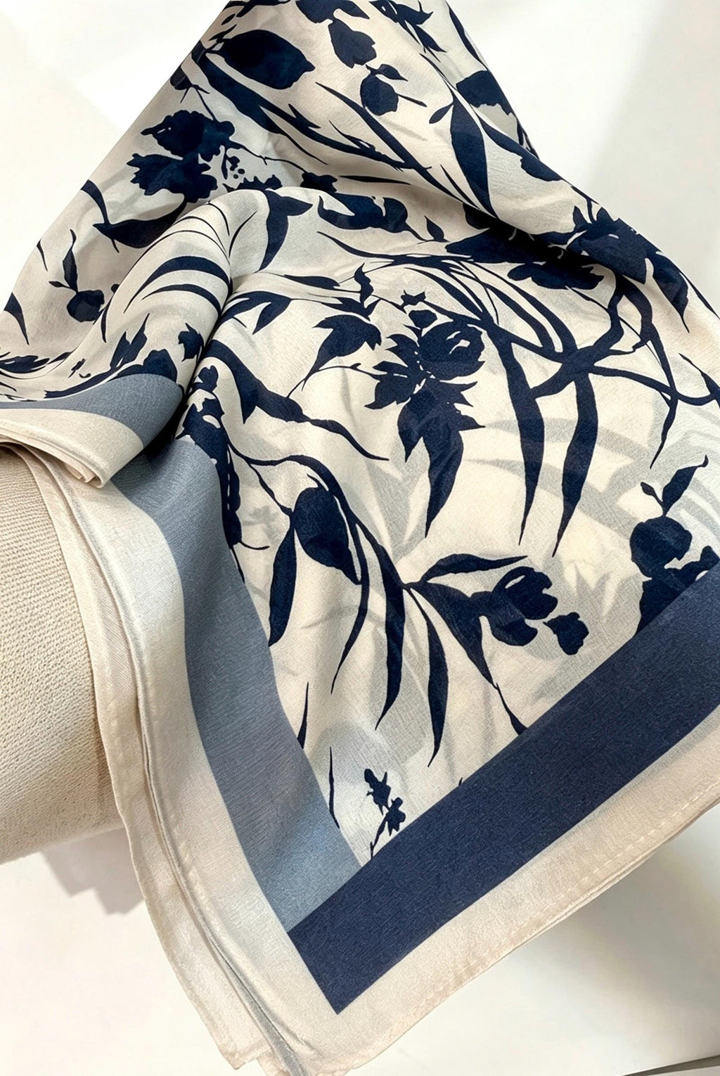 100% Silk Wool Scarf 26"x26" 65x65cm, Elegant Navy Blue Crepe De Chine Silk Scarf, Quiet Luxury Neckerchief, Old Money Aesthetic Bandana Gif
