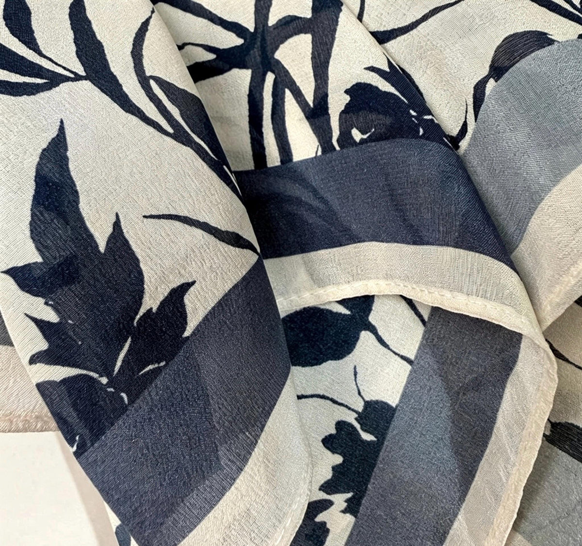 100% Silk Wool Scarf 26"x26" 65x65cm, Elegant Navy Blue Crepe De Chine Silk Scarf, Quiet Luxury Neckerchief, Old Money Aesthetic Bandana Gif