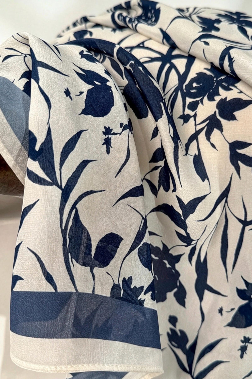100% Silk Wool Scarf 26"x26" 65x65cm, Elegant Navy Blue Crepe De Chine Silk Scarf, Quiet Luxury Neckerchief, Old Money Aesthetic Bandana Gif