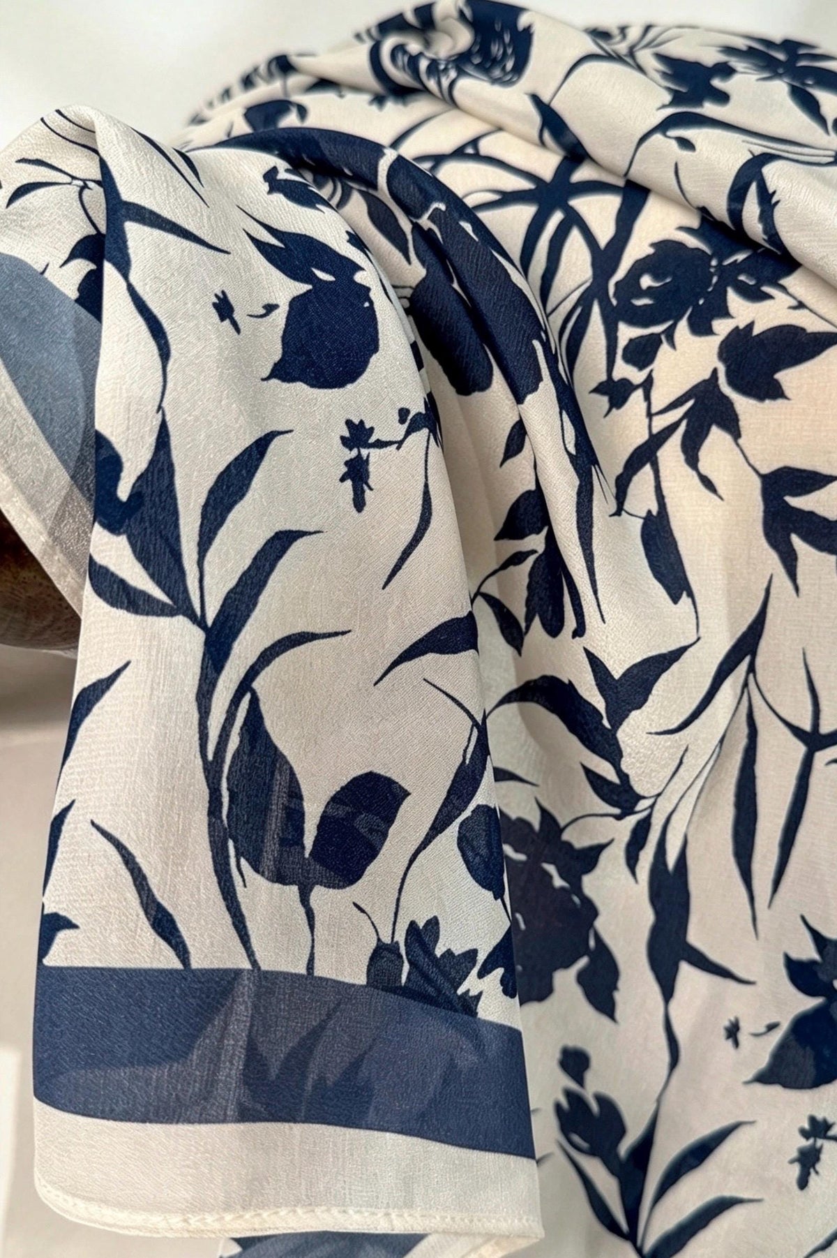 100% Silk Wool Scarf 26"x26" 65x65cm, Elegant Navy Blue Crepe De Chine Silk Scarf, Quiet Luxury Neckerchief, Old Money Aesthetic Bandana Gif