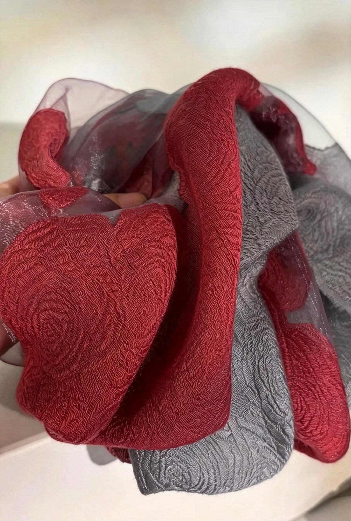 Wrapwhisper 3D Rose Cut-Flower Organza Silk Shawl – Elegant Gradient Floral Wrap, Sheer Wedding Scarf, Lightweight Oversized Women’s Stole