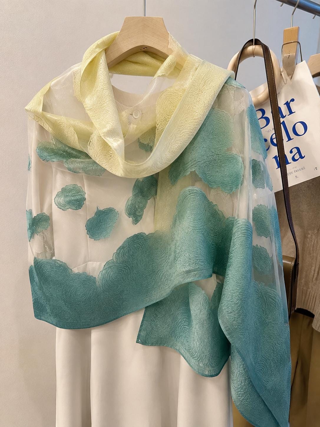 Wrapwhisper 3D Rose Cut-Flower Organza Silk Shawl – Elegant Gradient Floral Wrap, Sheer Wedding Scarf, Lightweight Oversized Women’s Stole