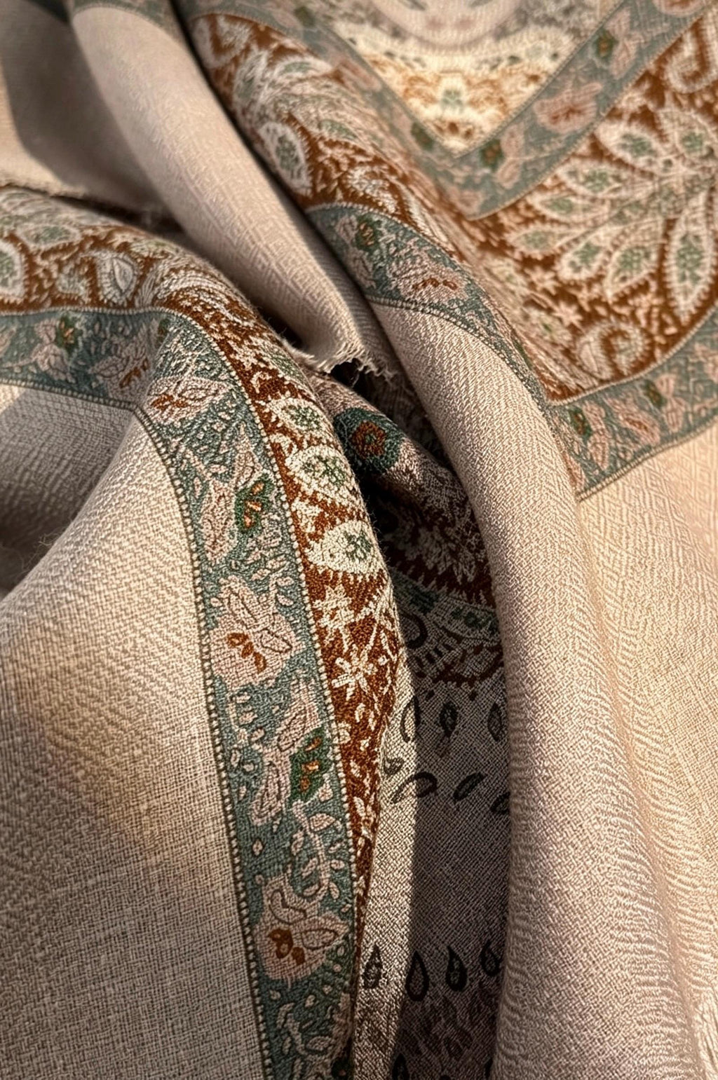 Silk Wool Scarf 53"x53" 135x135cm, Classic Paisley 2-in-1 Silk Wool Square Scarf Shawl, Winter Soft Dual-Use Wrap, Gift for Her