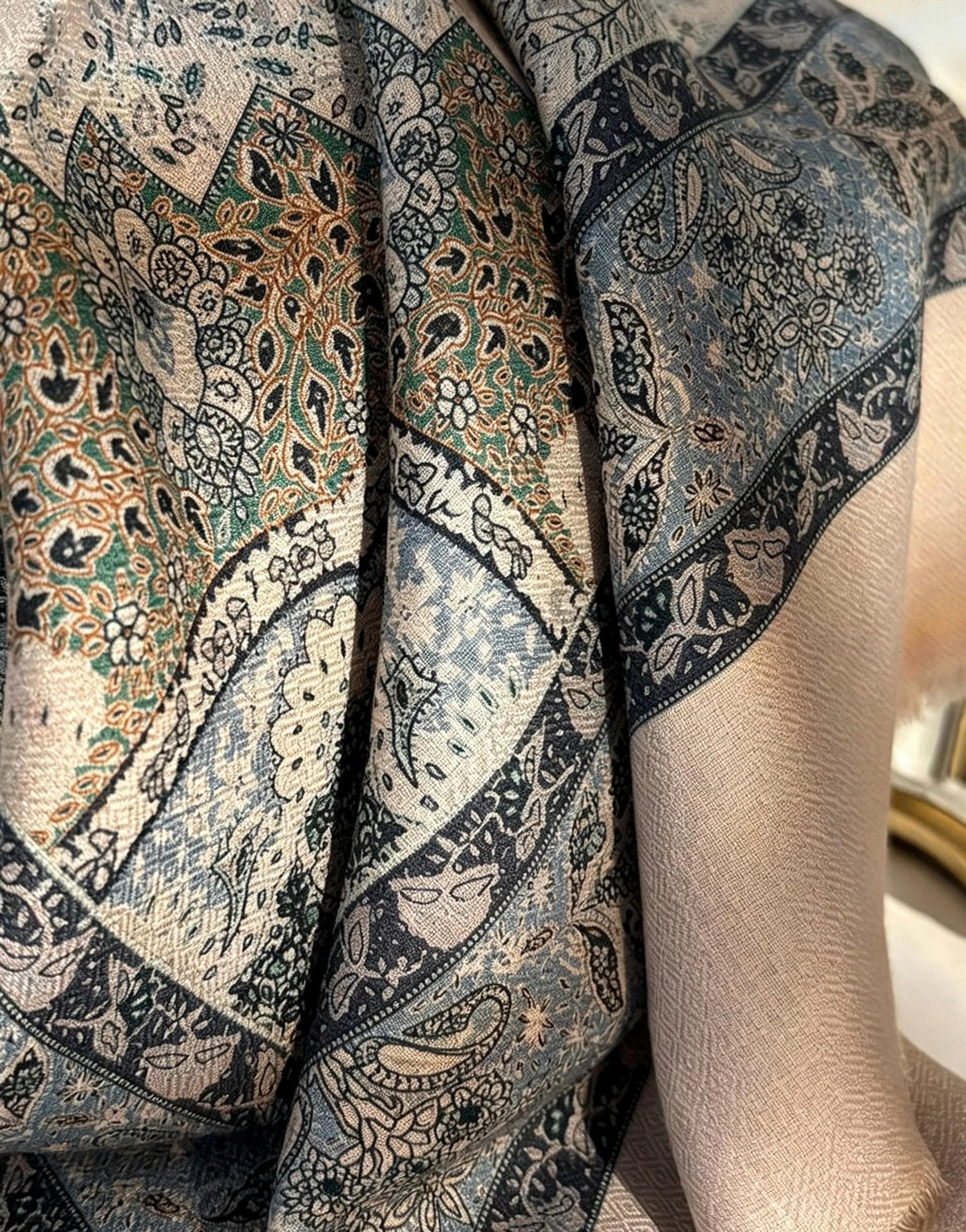 Silk Wool Scarf 53"x53" 135x135cm, Classic Paisley 2-in-1 Silk Wool Square Scarf Shawl, Winter Soft Dual-Use Wrap, Gift for Her