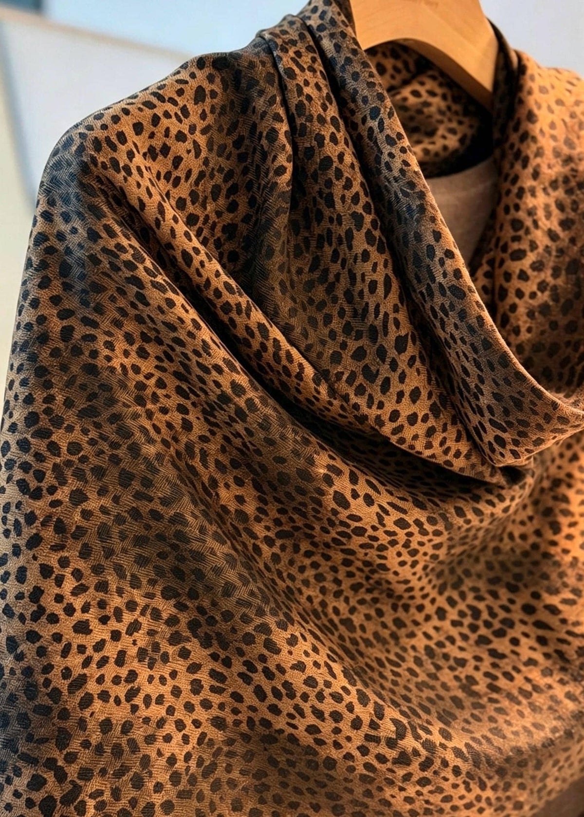 Silk Wool Scarf 54"x54" 138x138cm, Caramel Maillard Old Money Mulberry Silk Square Scarf Large Shawl Winter Warm Wrap Gift for Her
