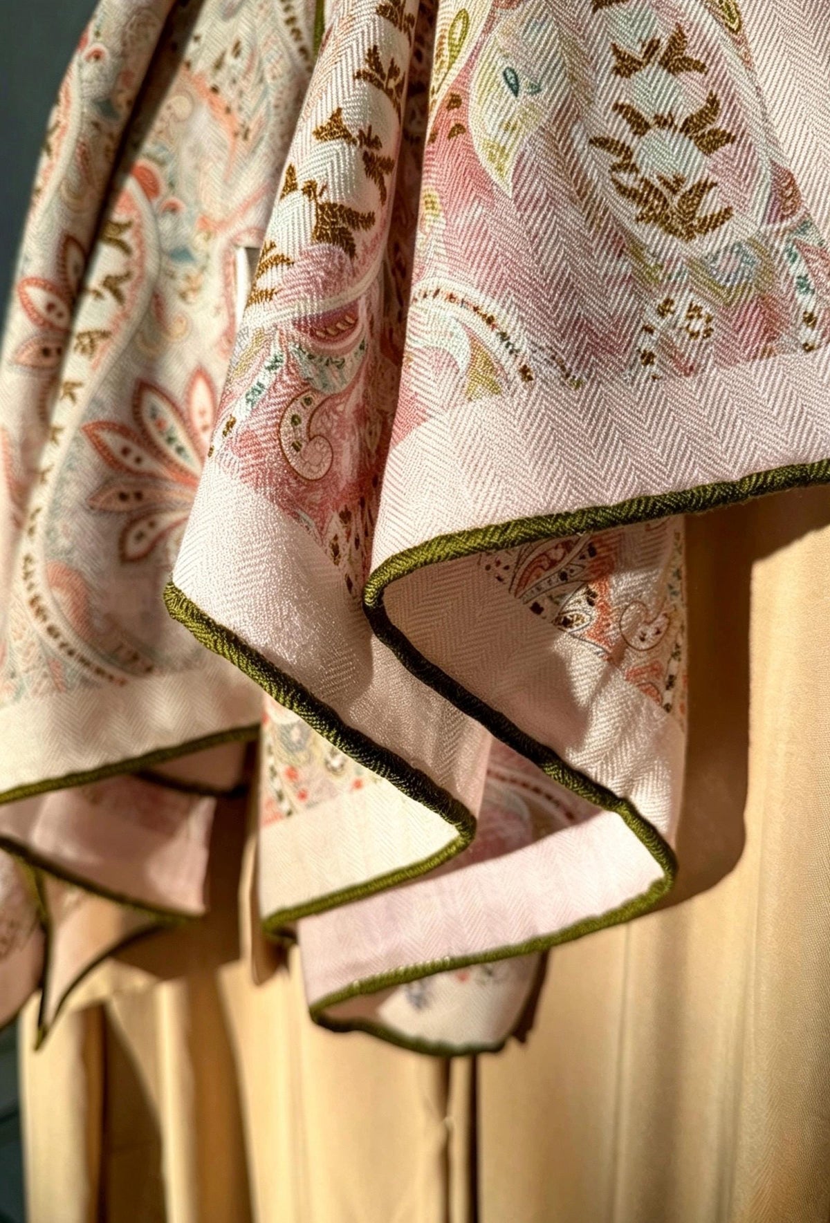 Silk Wool Scarf 35"x35" 88x88cm, Gentle Garden Reversible Paisley Mulberry Silk Square Scarf Floral Shawl Gift for Her