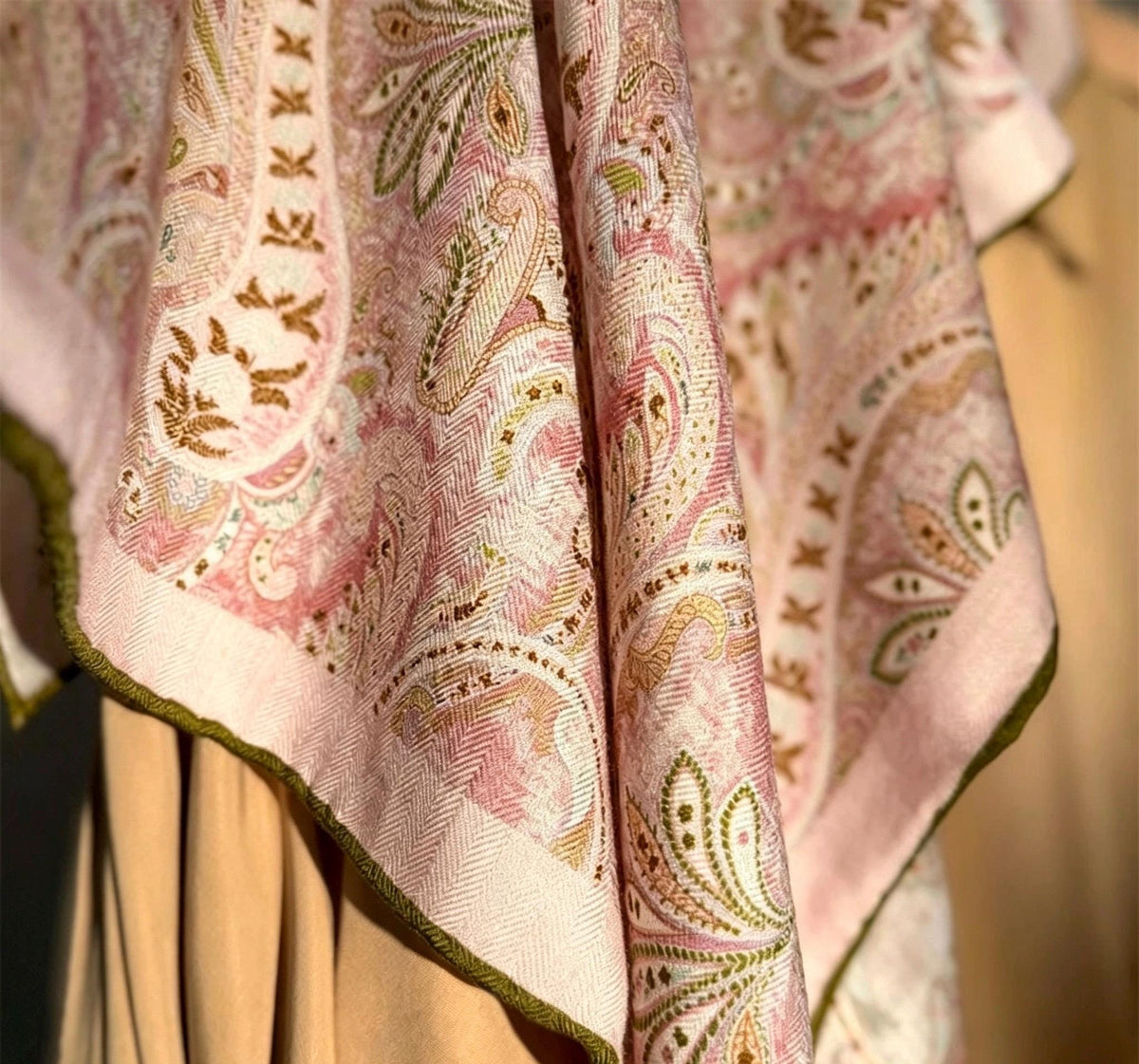 Silk Wool Scarf 35"x35" 88x88cm, Gentle Garden Reversible Paisley Mulberry Silk Square Scarf Floral Shawl Gift for Her