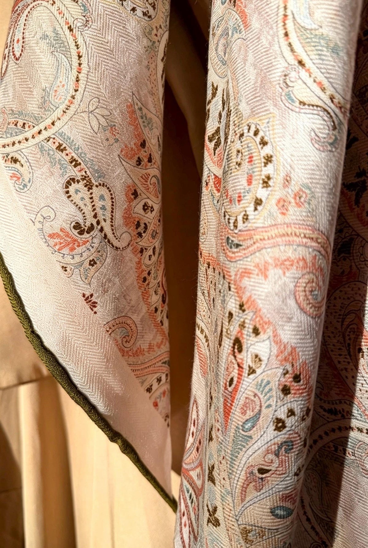 Silk Wool Scarf 35"x35" 88x88cm, Gentle Garden Reversible Paisley Mulberry Silk Square Scarf Floral Shawl Gift for Her