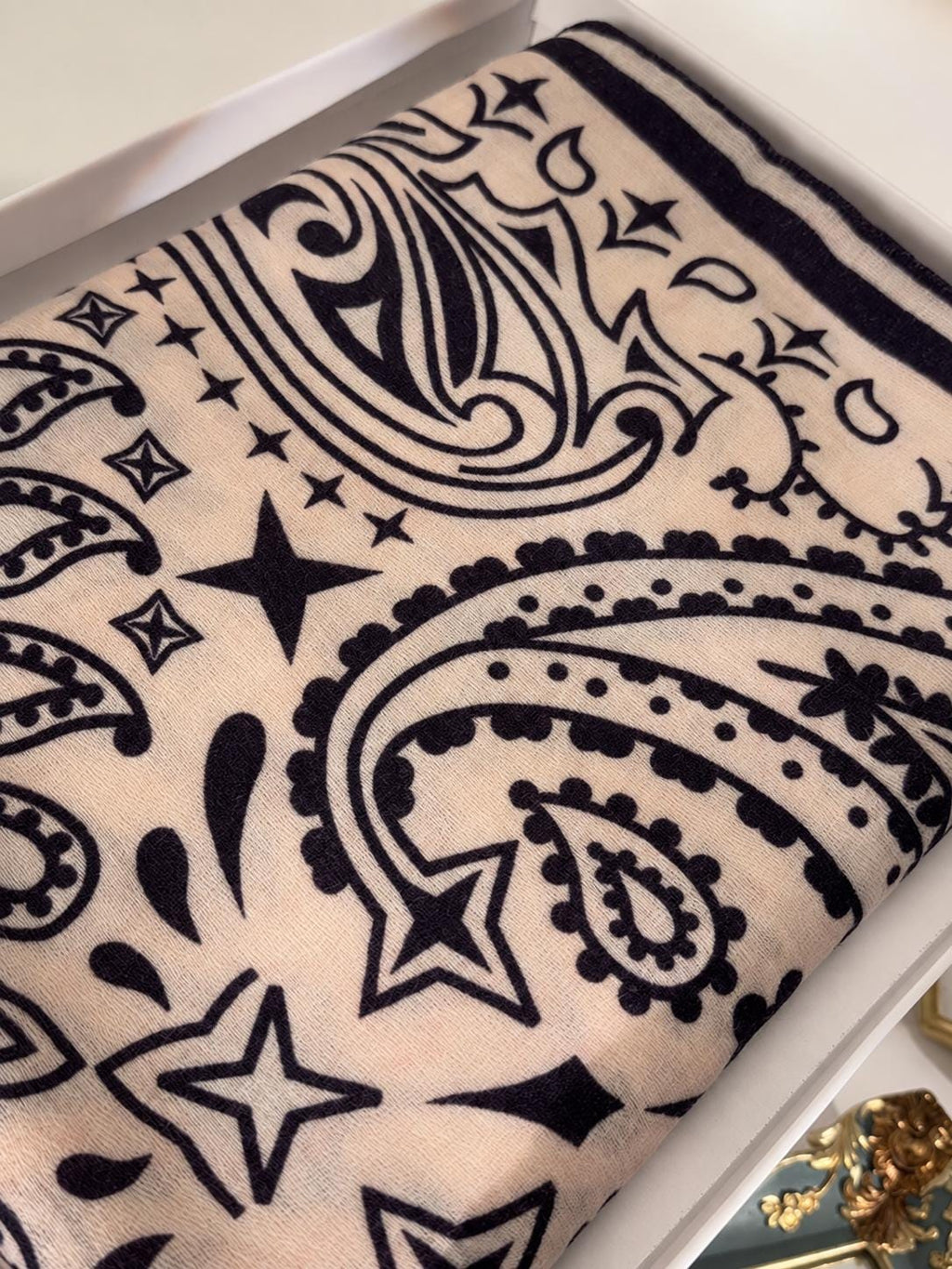 Wool Scarf 53"x53" 135x135cm, Luxury Paisley Jacquard Square Scarf, Vintage Winter Shawl, Elegant Women's Warm Wrap