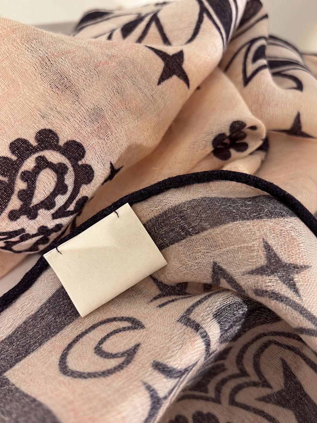 Wool Scarf 53"x53" 135x135cm, Luxury Paisley Jacquard Square Scarf, Vintage Winter Shawl, Elegant Women's Warm Wrap