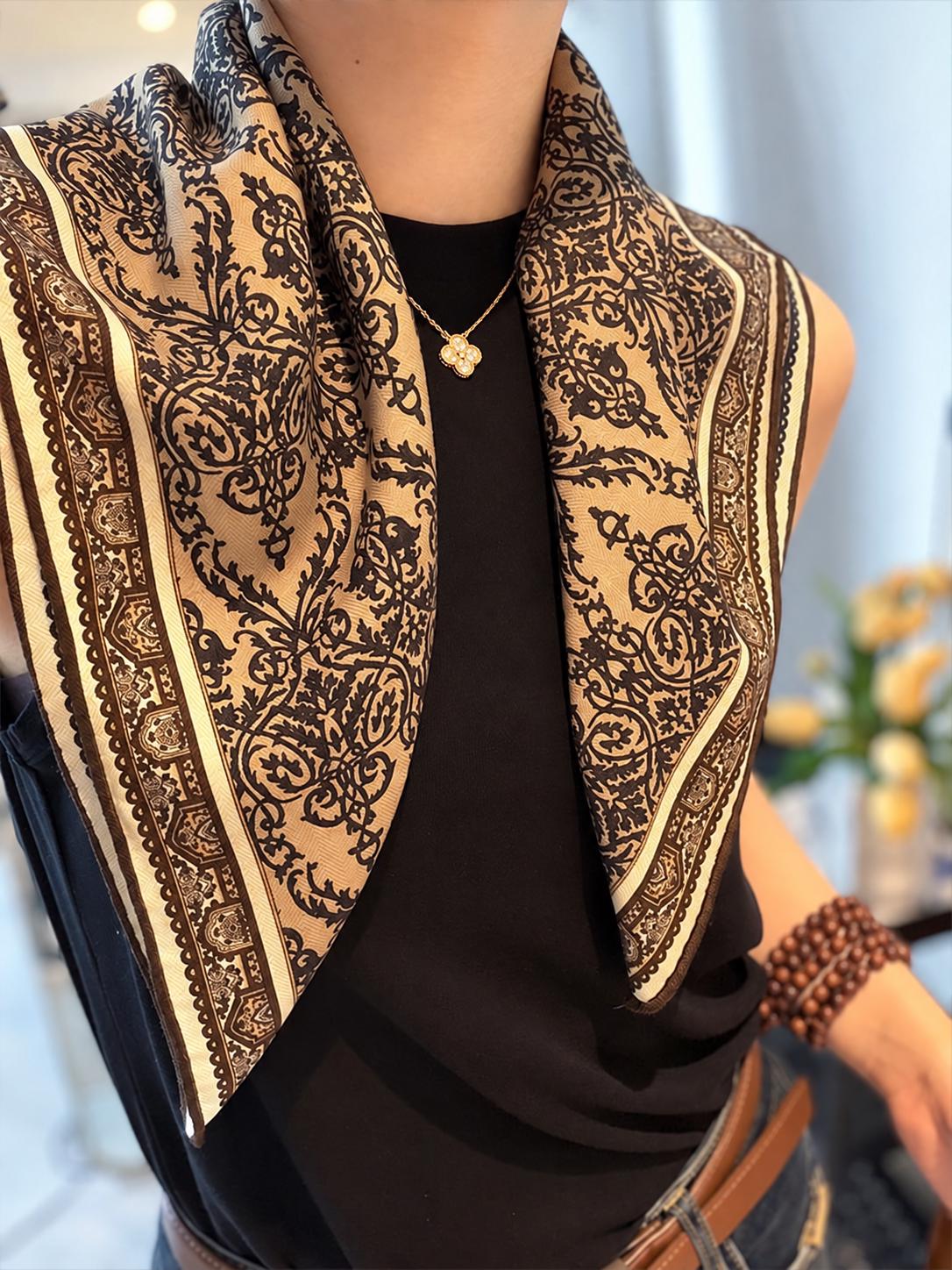 Silk Wool Scarf 26”x26” 65x65cm, Mocha Leopard Square Scarf, Italian Vintage Silk Wool Neck Scarf, Women’s Winter Accessory