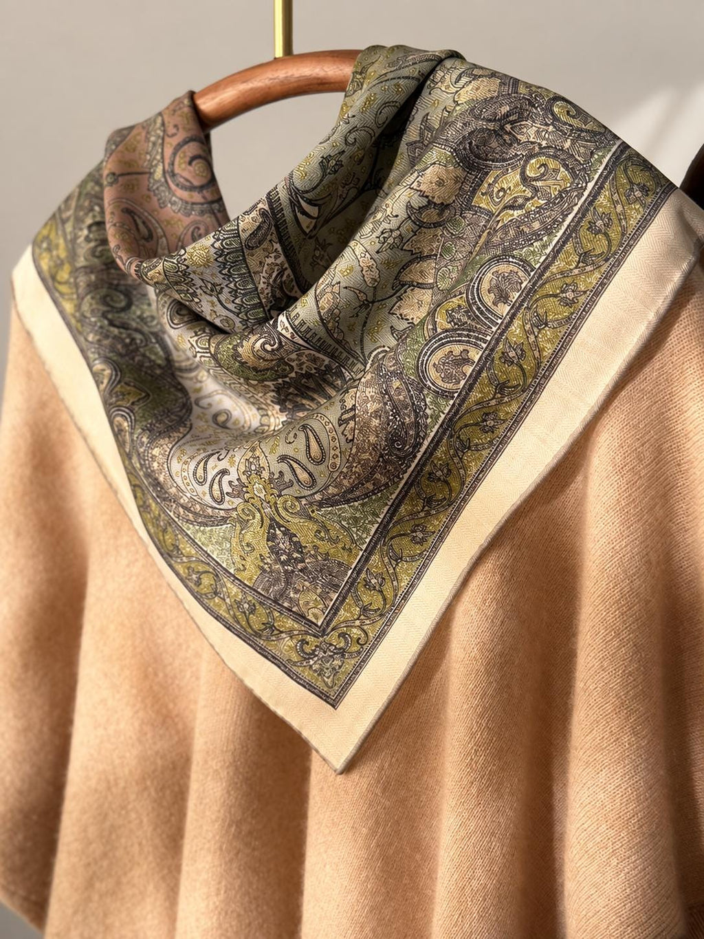 Silk Wool Scarf 26"x26" 65x65cm, Italian Paisley Square Scarf, Double Sided Silk Wool Neck Scarf, Vintage Court Style Women's Wrap