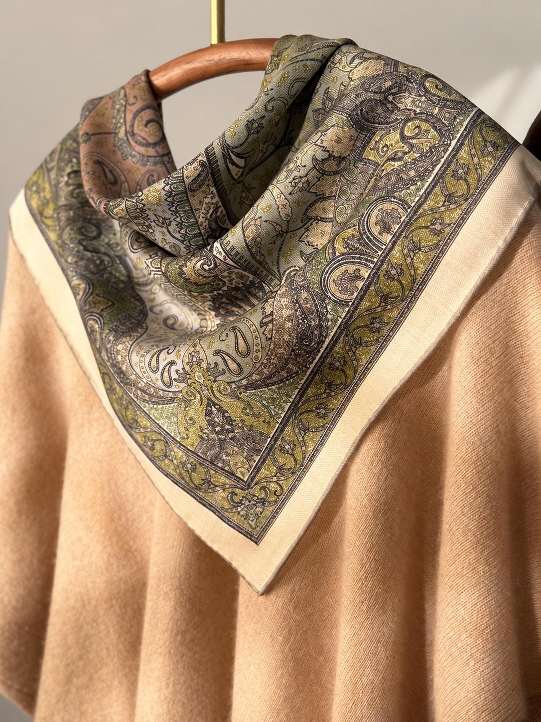 Silk Wool Scarf 26"x26" 65x65cm, Italian Paisley Square Scarf, Double Sided Silk Wool Neck Scarf, Vintage Court Style Women's Wrap