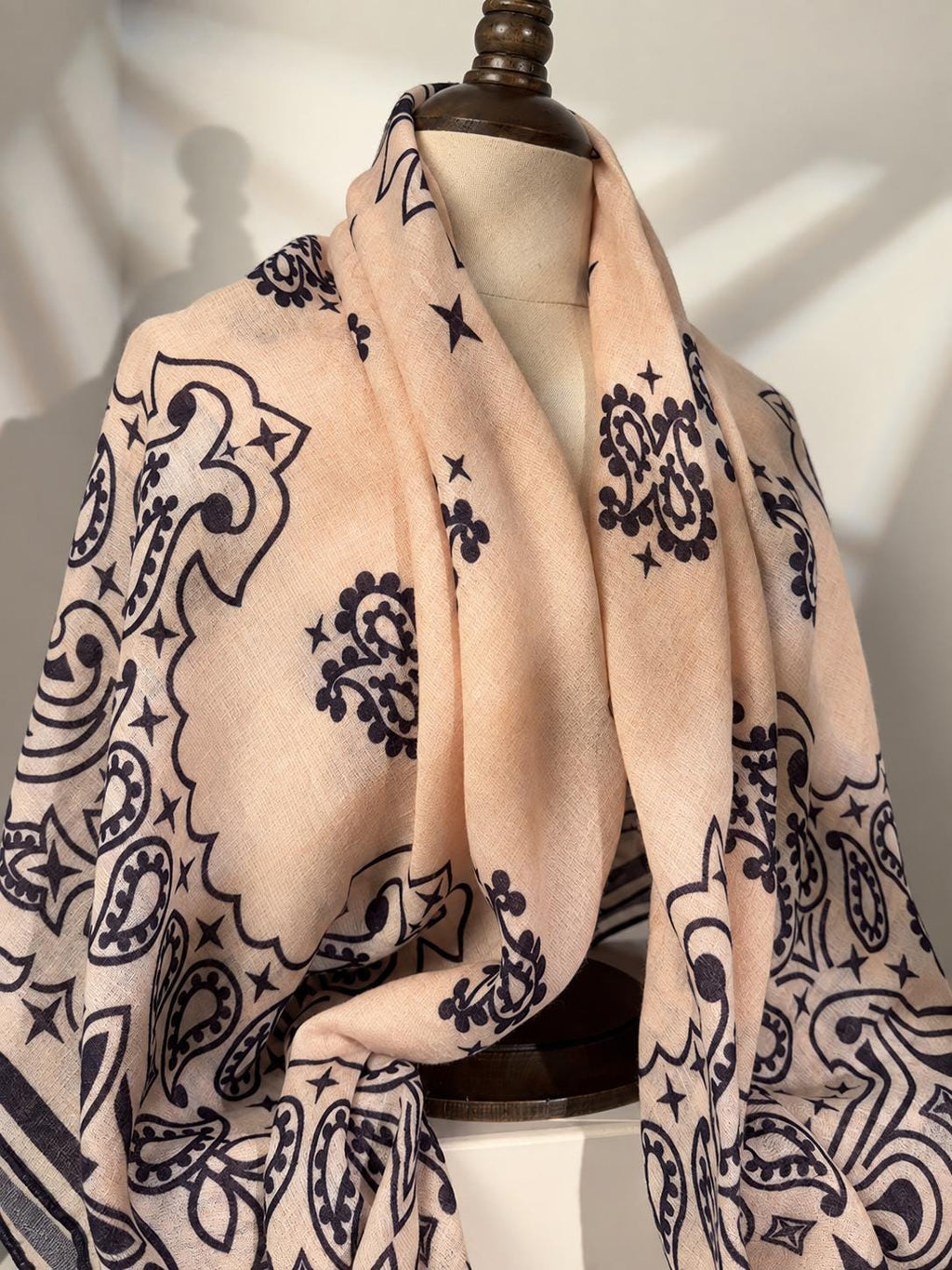 Wool Scarf 53"x53" 135x135cm, Luxury Paisley Jacquard Square Scarf, Vintage Winter Shawl, Elegant Women's Warm Wrap