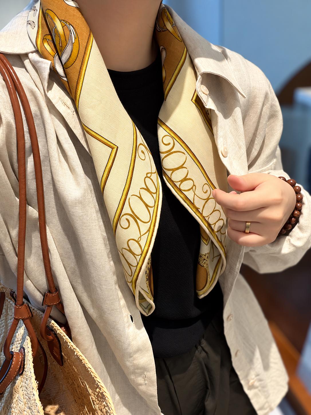 Silk Wool Scarf 26”x26” 65x65cm, Italian Vintage Two Tone Square Scarf, European Style Silk Wool Neck Scarf, Women’s Winter Accessory