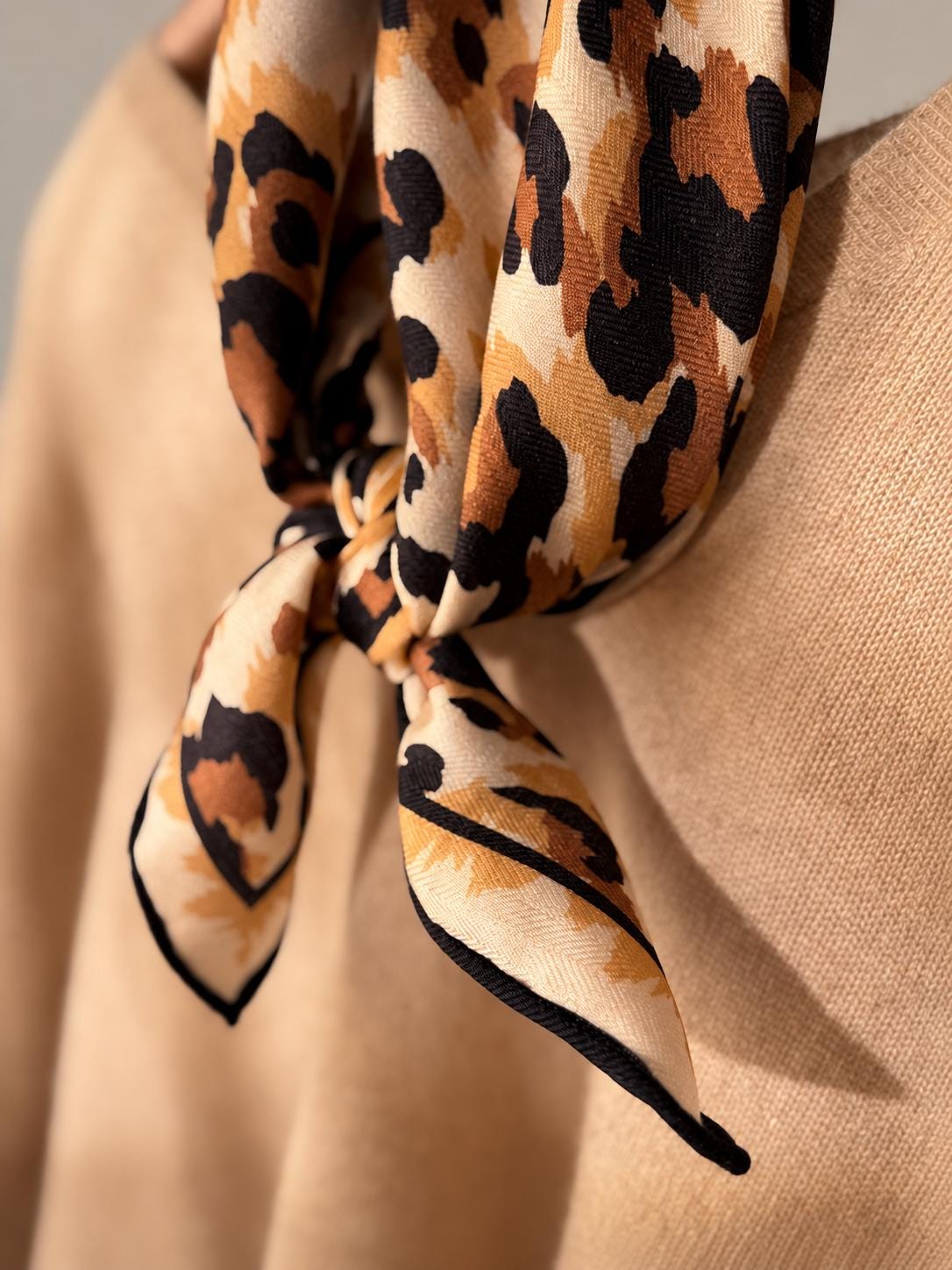 Silk Wool Scarf 35”x35” 88x88cm, Mocha Leopard Square Scarf, Italian Vintage Silk Wool Neck Scarf, Women’s Winter Accessory